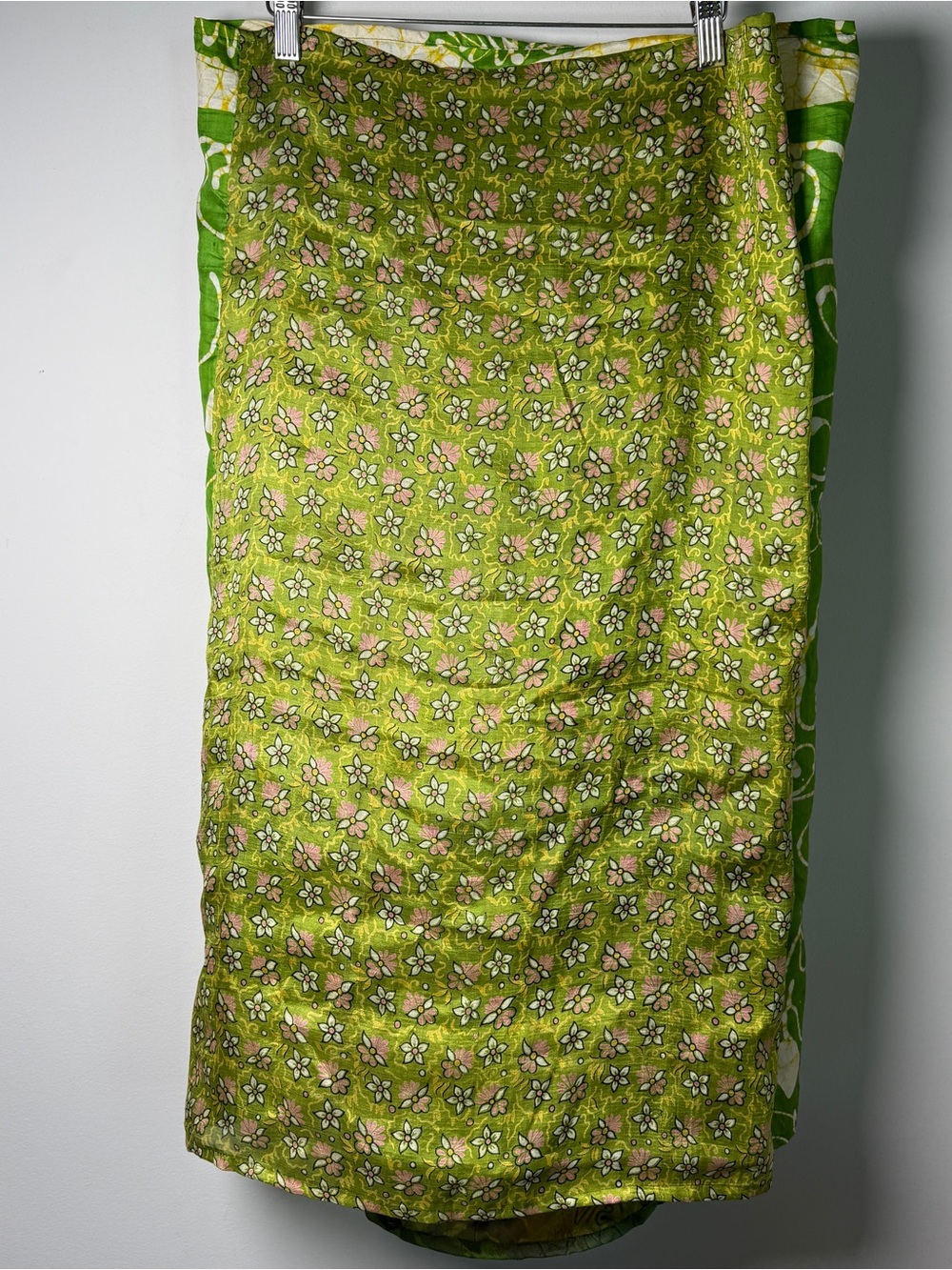 Guru Silk Patchwork Wrap Scarf Green Batik Tropical Print Boho Festival Sarong - Picture 6 of 8